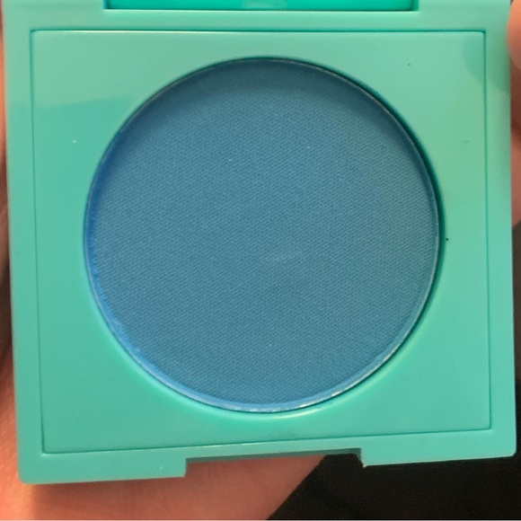 2/$15 Medusa’s Makeup Tropical Matte Eyeshadow - Picture 3 of 4